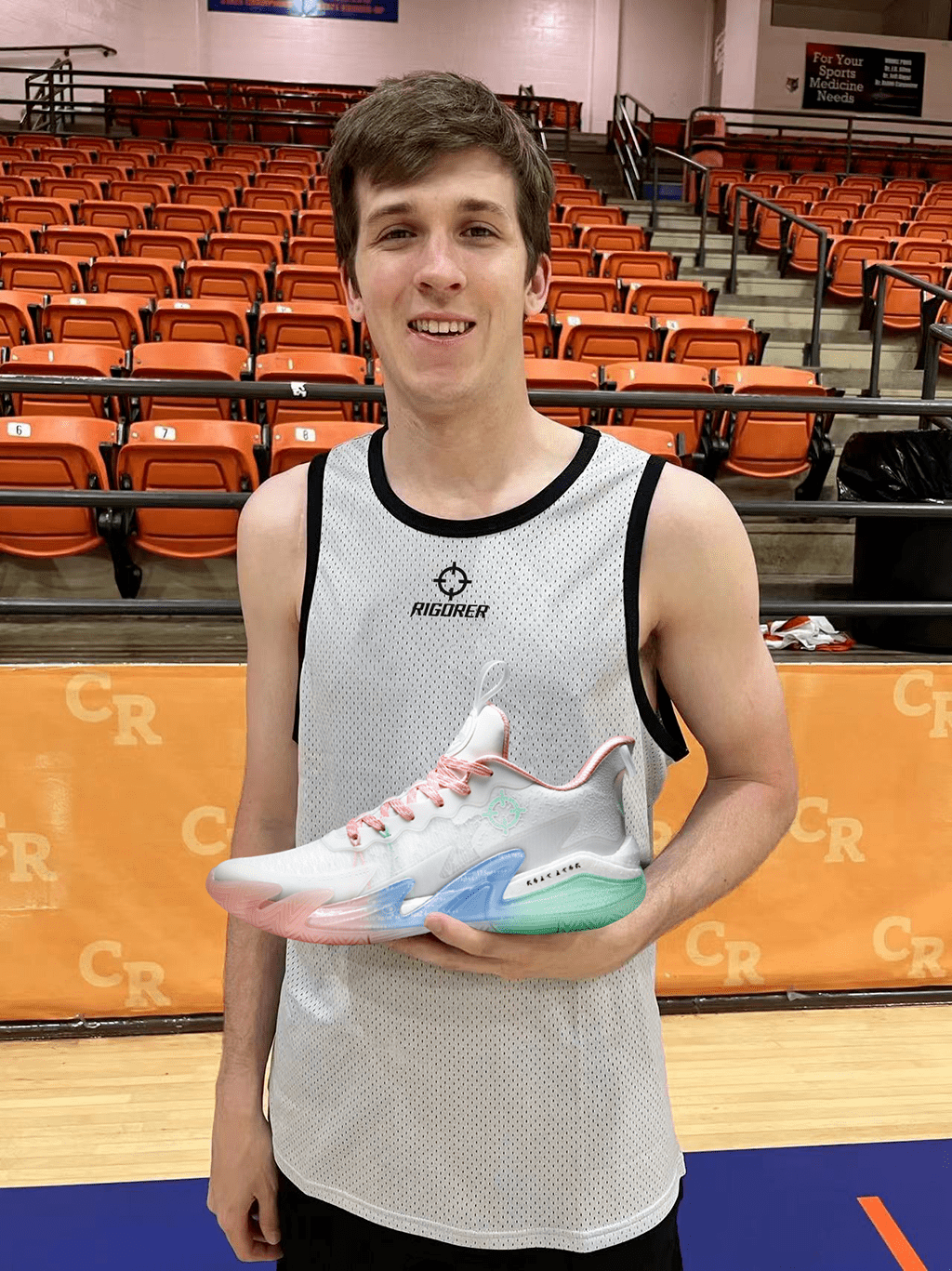 九游娱乐网站平台 -关于关键时刻纽约尼克斯备战社区盾，官宣签约细节曝光，目标明确，年轻球员得到机会的信息